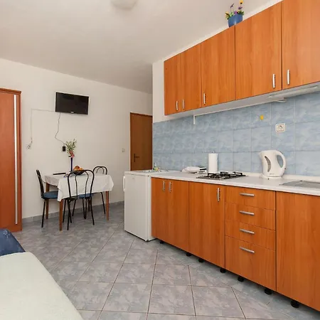 Franka Apartment Stanici