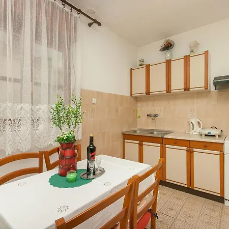 Apartment Franka *
